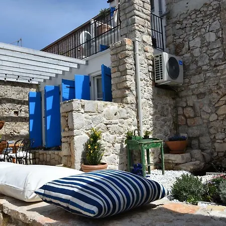 Kuca Babe Stane * Murter