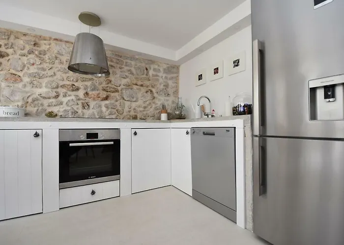 Kuca Babe Stane Murter