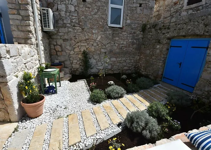 Kuca Babe Stane * Murter